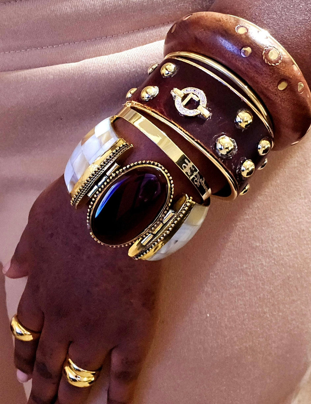 Natural Black Agate Shell Bangles